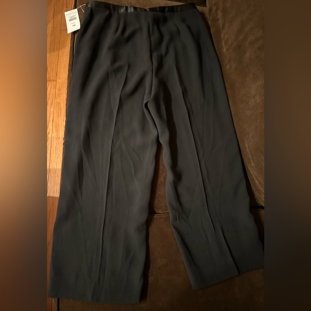 Norton McNaughton NWT Maggngcm Tuxedo Black Straight Wide Leg Sz 16.Machine Wash